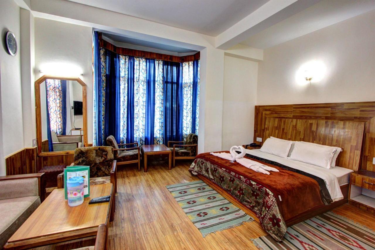 Hotel Royal Manali Bagian luar foto